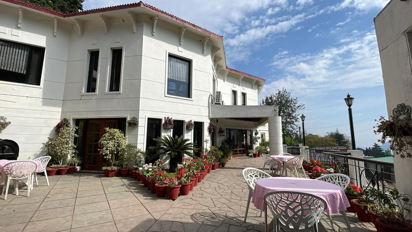 8Fold-Pinecrest By Larisa, Bhimtal Hotel Exterior foto